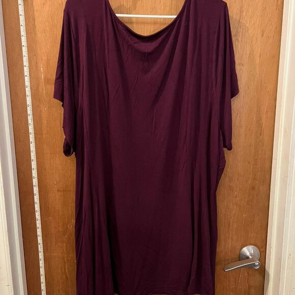 Size 5(5X) - Torrid - Super Soft Maroon Short Sleeve Pullover w/Button Design - Picture 5 of 6